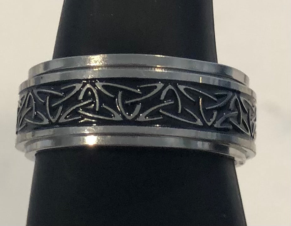 Fidget ring -  silver Celtic fidget  ring. FR75