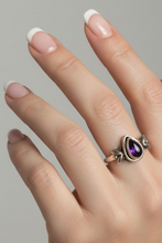 Load image into Gallery viewer, Amethyst ring sterling silver ring size 8 (DC30)