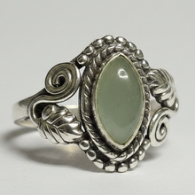 Load image into Gallery viewer, Silver ring with a aquamarine gemstone
