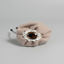 Load image into Gallery viewer, Stunning Cream Fascinator FS169