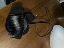 Load image into Gallery viewer, Stunning Black Fascinator. FS136