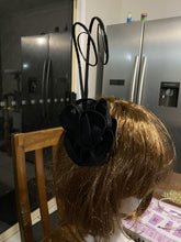 Load image into Gallery viewer, Stunning Black Fascinator. FS138