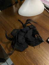 Load image into Gallery viewer, Stunning Black Fascinator. FS140