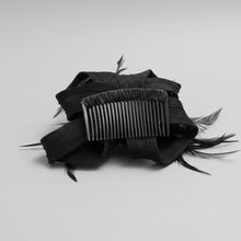 Load image into Gallery viewer, Stunning Black Fascinator. FS140