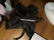 Load image into Gallery viewer, Stunning Black Fascinator. FS141