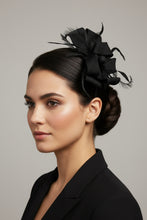 Load image into Gallery viewer, Stunning Black Fascinator. FS144