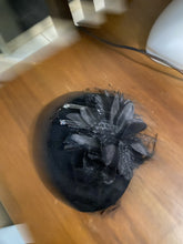 Load image into Gallery viewer, Stunning Black Fascinator FS187
