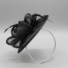 Load image into Gallery viewer, Stunning Black Fascinator FS189
