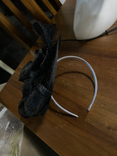 Load image into Gallery viewer, Stunning Black Fascinator FS191