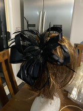 Load image into Gallery viewer, Stunning Black Fascinator FS193