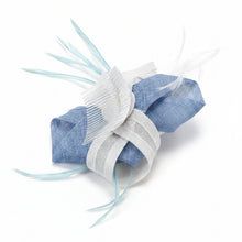 Load image into Gallery viewer, Stunning Blue & White fascinator. FS046