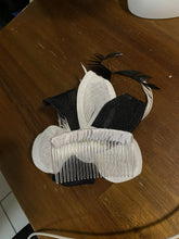 Load image into Gallery viewer, Stunning Black & White Fascinator. FS048