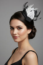 Load image into Gallery viewer, Stunning Black & White Fascinator. FS051