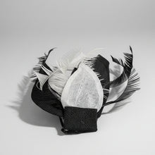 Load image into Gallery viewer, Stunning Black & White Fascinator. FS051