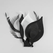 Load image into Gallery viewer, Stunning Black & White Fascinator. FS051