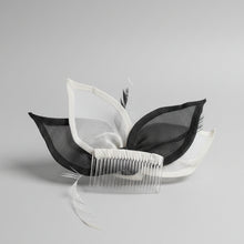 Load image into Gallery viewer, Stunning Black & White Fascinator. FS052