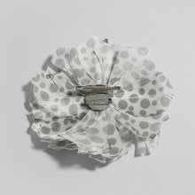 Load image into Gallery viewer, Stunning Grey & White Feather Fascinator. FS061