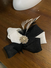 Load image into Gallery viewer, Stunning Black & White Fascinator. FS133