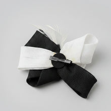 Load image into Gallery viewer, Stunning Black & White Fascinator. FS133