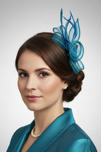 Load image into Gallery viewer, Stunning Blue fascinator. FS030
