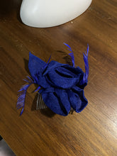 Load image into Gallery viewer, Stunning Blue Fascinator. FS087