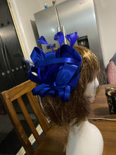 Load image into Gallery viewer, Stunning Blue Fascinator. FS089