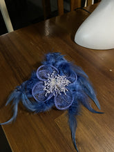 Load image into Gallery viewer, Stunning Blue Fascinator. FS098
