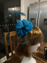 Load image into Gallery viewer, Stunning Blue Fascinator. FS115