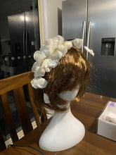 Load image into Gallery viewer, Stunning Cream Fascinator FS170