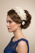 Load image into Gallery viewer, Stunning Cream Fascinator FS170