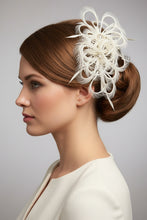 Load image into Gallery viewer, Stunning Cream Fascinator FS171