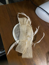 Load image into Gallery viewer, Stunning Cream Fascinator FS180