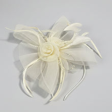 Load image into Gallery viewer, Stunning Cream Fascinator FS181