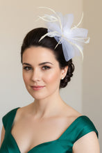 Load image into Gallery viewer, Stunning Cream Fascinator FS217
