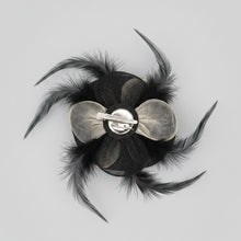 Load image into Gallery viewer, Stunning Cream & Black Fascinator FS178