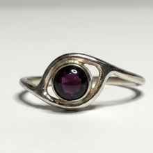Load image into Gallery viewer, Garnet Sterling silver ring size 8 (DC197)