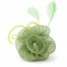 Load image into Gallery viewer, Stunning Green fascinator. FS014