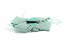Load image into Gallery viewer, Stunning Green Fascinator. FS034