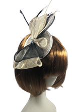Load image into Gallery viewer, Stunning black & Cream Bow Fascinator. FS026