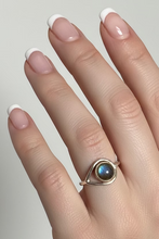 Load image into Gallery viewer, Labradorite Sterling silver ring size 4 (ER53h)