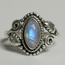 Load image into Gallery viewer, sterling Silver ring with a moonstone gemstone