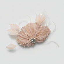 Load image into Gallery viewer, Stunning Peach Feather fascinator. FS023