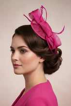 Load image into Gallery viewer, Stunning Pink Fascinator FS151