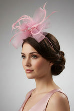 Load image into Gallery viewer, Stunning Pink Fascinator FS152