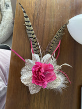 Load image into Gallery viewer, Stunning Pink & Feather Fascinator FS152