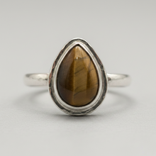 Load image into Gallery viewer, Tigers Eye ring sterling silver ring size 7 (DC289)