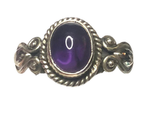 Load image into Gallery viewer, Amethyst Sterling Silver ring size 6   (ER31a)
