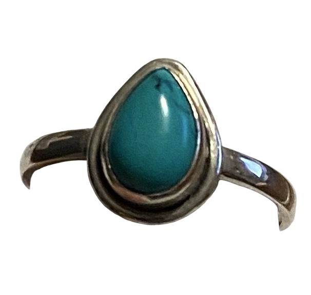Sterling Silver Turquoise ring. Size 8.  DC29a
