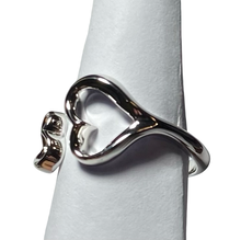 Load image into Gallery viewer, Sterling Silver - 2 Hearts ring. Sizes 5, 6, 7, 8, 9, 10. AS40
