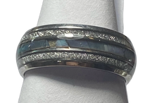 Load image into Gallery viewer, Stainless Steel -Silver with silver &amp; shell  size 7, 8, 9, 10, 11, 13    RW214

